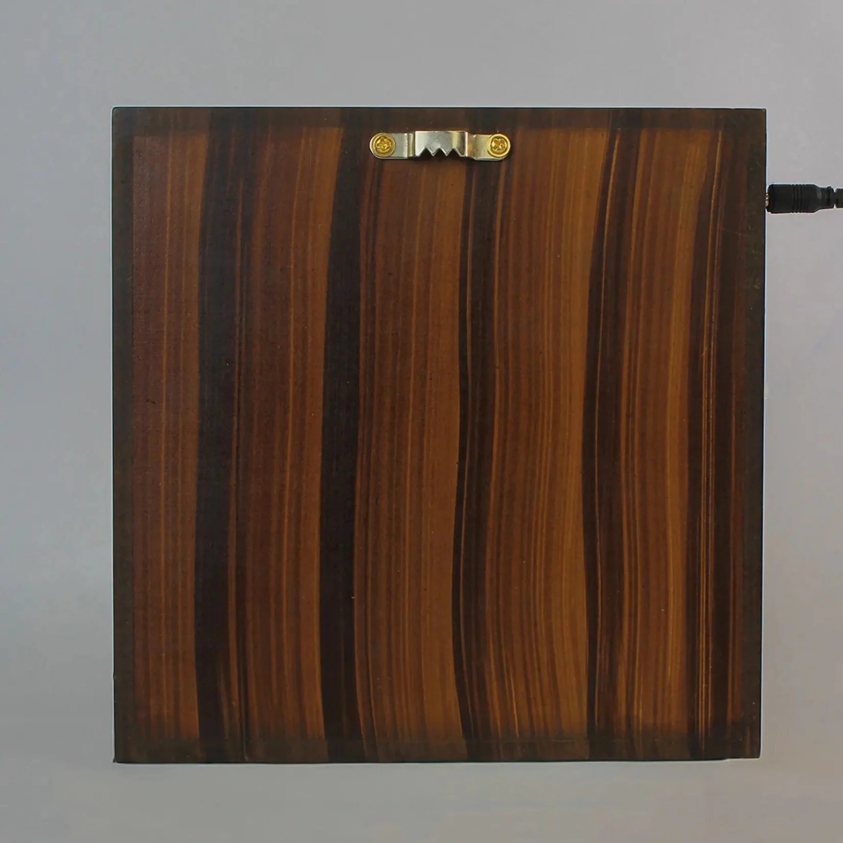 Fnamah(M) back panel with a hanging bracket
