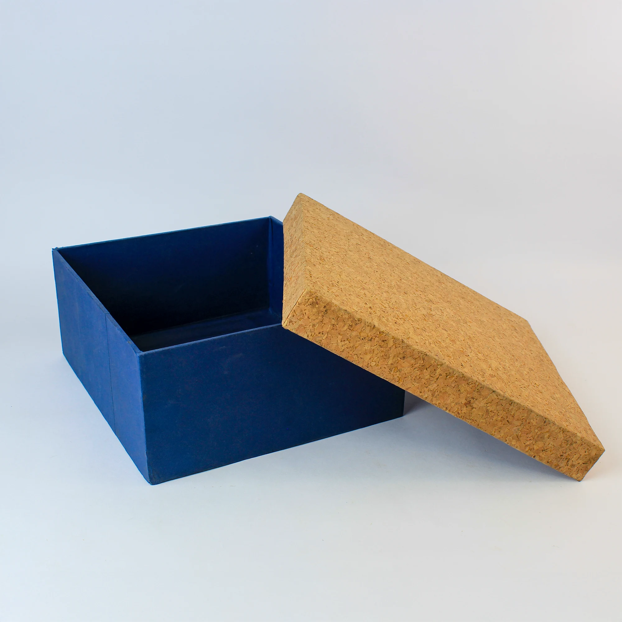 DX50 Cork-Faced Rigid Gift Box exact packaging photograph